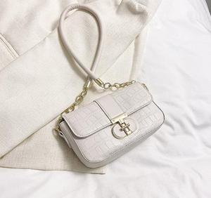 ร้อนขายหรูหราสุภาพสตรีผู้หญิงที่มีคุณภาพสูงสีชมพูสีดําสีขาวจระเข้รูปแบบกระเป๋าสะพายแฟชั่นที่มีโซ่ล็อคสีทอง - Product Image 3