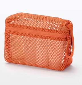 Sac de maquillage en maille de nylon personnalisé, organiseur de cosmétiques tendance, sac de grande capacité avec fermeture à glissière pour filles - Product Image 3