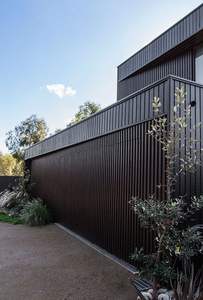 Portes de garage modernes ATMOS, tailles personnalisées 9x8 9x7 10x10, grille en aluminium noir, <span class=keywords><strong>porte</strong></span> d'entrée encastrée, surface finie pour villas - Product Image 3