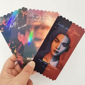 Venta al por Mayor de Fototarjetas Kpop con Impresión Holográfica Personalizada para Ídolos - Product Image 5