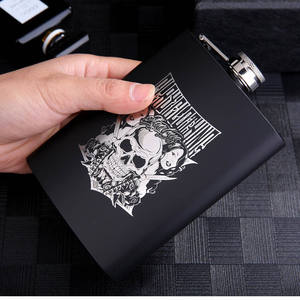 Personnalisable 8oz en acier inoxydable Mini poche Hip Flask Portable noir Voyage Pot à vin avec <span class=keywords><strong>logo</strong></span> gravé au laser 8oz Flacon à liqueur - Product Image 3