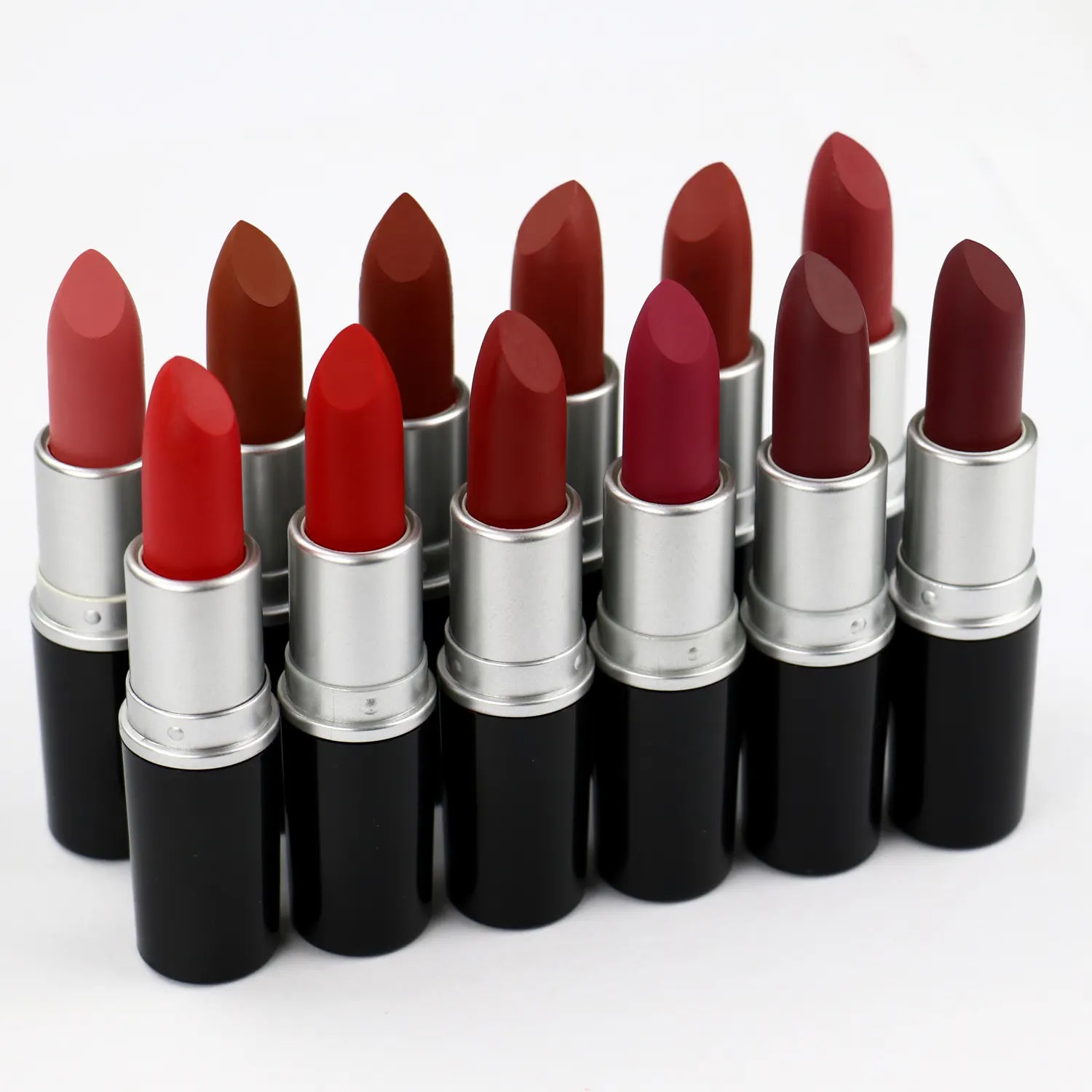 Wholesale rouge a levre bullet shape tube 14 colors private label vegan black matte lipstick