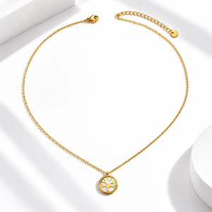 Collier en acier inoxydable plaqué or 14 carats sous vide avec pendentif rond central blanc motif arbre - Product Image 1