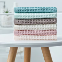Meilleure vente Serviette gaufrée 100% coton pour enfant, couleur unie, douce, absorbante, avec trous de ventilation en nid d'abeille, réutilisable, écologique, pour le bain