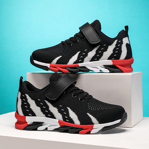 Nuevos Zapatos Deportivos Ligeros para Niños, Negros con Detalles Rojos, con Parte Superior de Malla Transpirable, Zapatos para Correr para Niños - Product Image 4