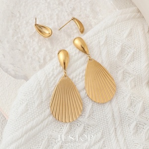 Justop เครื่องประดับที่พูดเกินจริงต่างหูสแตนเลส18K สีทองทันสมัยสำหรับผู้หญิงต่างหูแบบตุ้มห้อยน้ำหยดสำหรับงานปาร์ตี้เนื้อขนนก - Product Image 3