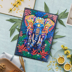 สมุดโน้ตเพชรปักลาย A5 แบบกำหนดเองได้ ของขวัญงานศิลปะ DIY สมุดปักเพชรรูปทรงพิเศษ - Product Image 6