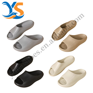 Claquettes de sport personnalisées en gros pour hommes et femmes, claquettes personnalisées avec logo pour hommes, claquettes unisexes personnalisées avec logo - Product Image 2