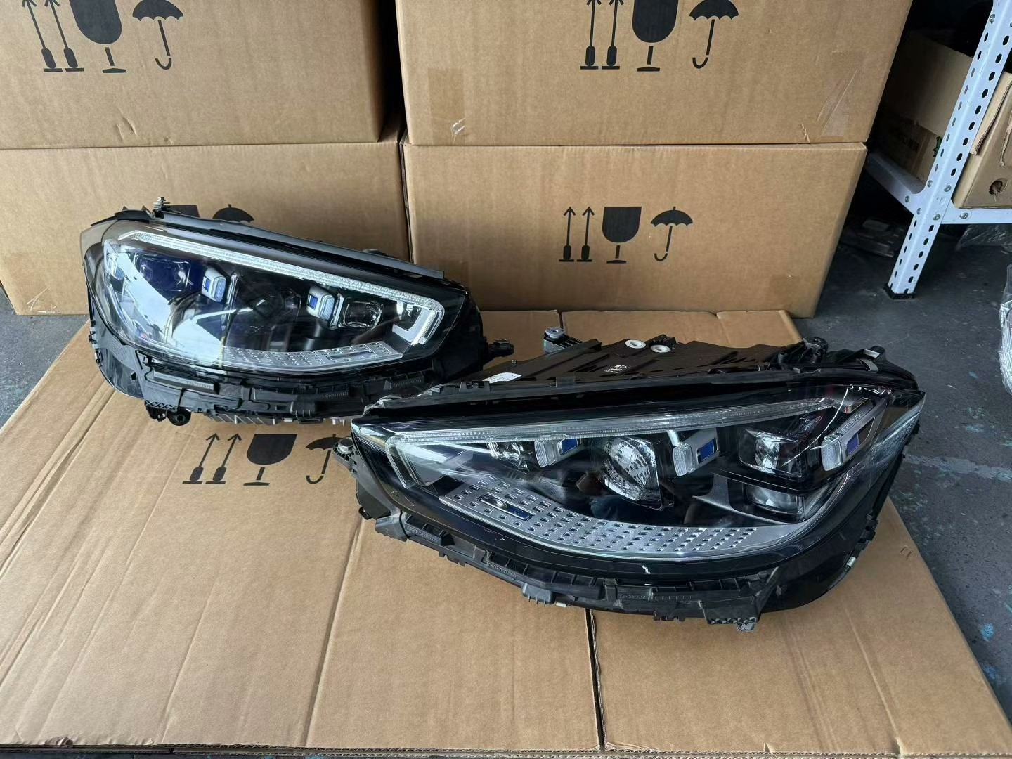 สีขาวอบอุ่น