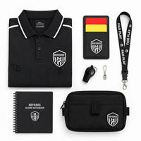 Kit d'arbitrage de futsal personnalisé avec polo d'arbitre, porte-cartes, sifflet, cordon, carnet de scores et pochette utilitaire