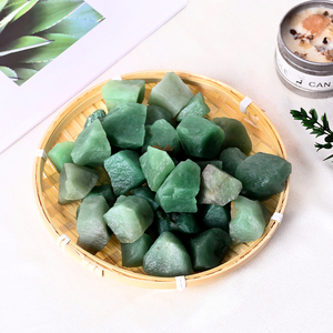 คริสตัลธรรมชาติแบบขายส่ง พลอยดิบสีเขียวอะเวนเจอรีน สำหรับของขวัญส่งเสริมการขายทางธุรกิจ - Product Image 1