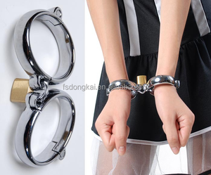 Esposas y grilletes <span class=keywords><strong>de</strong></span> aleación <span class=keywords><strong>de</strong></span> zinc <span class=keywords><strong>de</strong></span> alta calidad, juego <span class=keywords><strong>de</strong></span> Bondage BDSM para <span class=keywords><strong>parejas</strong></span>, Juguetes sexuales - Product Image 5