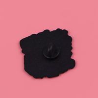 En gros, épingles en métal à motifs de dessins animés, épingles en émail avec citations mignonnes, broches et accessoires de vêtements créatifs et personnalisés, souvenirs