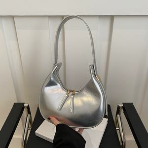 Bolso <span class=keywords><strong>de</strong></span> Media Luna <span class=keywords><strong>de</strong></span> Cuero Sintético Metálico para Mujer con Correa Cruzada Ajustable, Bolso <span class=keywords><strong>de</strong></span> Mano Casual Minimalista, Bolso Tipo Hobo - Product Image 3
