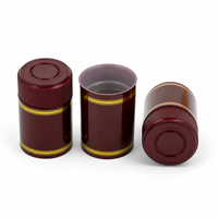 Bouchon de bouteille de vin en plastique rouge personnalisé avec impression dorée élégante et bec verseur intérieur, couvercle de bouteille de spiritueux non rechargeable – Fourniture