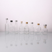Vente en gros de bouteilles de verre miniatures pour whisky, liqueur, vin, 50 ml, avec bouchon à vis