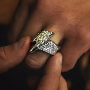 Anello Cocktail A141 con Design Fulmine Giallo, Micro Pavé di Zirconia Cubica, Gioiello Unisex alla Moda, Idea Regalo - Product Image 3