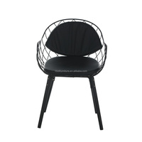 DL Mobilier Vente en gros Sortie d'usine Chaise de salle à manger en métal peint Chaise de salle à manger avec siège en bois et tôle de fer pour jardin