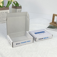 Fabricante OEM, Carpetas de Cartón con Laminación Mate Personalizadas, Embalaje de Papel Postal, Sobres Corrugados para Envío de Prendas