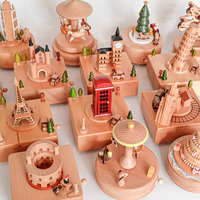 Boîte à musique carrousel en bois vintage faite à la main avec un joli design familial pour bébé artisanat fait à la main