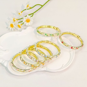 Bracelet jonc articulé à ressort pour femme, motif fleur macaron multicolore, en alliage électroplaqué avec incrustation de turquoise à petits pois, vente en gros - Product Image 1