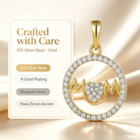 Cadeau pour la fête des mères : Collier pendentif en forme de cœur YILUN, bijoux élégants en argent sterling 925 plaqué or brillant avec inscription « MAMAN » pour maman