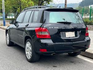 Mercedes-Benz <span class=keywords><strong>GLK</strong></span> <span class=keywords><strong>300</strong></span> <span class=keywords><strong>4MATIC</strong></span> SUV 2011, 3.0 Turbo AWD Automatique, Phares LED, Sièges en Cuir, Caméra Arrière, Barre de Toit en Alliage d'Aluminium - Product Image 6