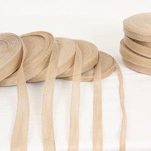 6MM 10MM 15MM 20MM 25MM 30MM <span class=keywords><strong>38MM</strong></span> 50MM 65MM ruban de lin naturel ruban de tissu de <span class=keywords><strong>jute</strong></span> filaire ruban de toile de <span class=keywords><strong>jute</strong></span> - Product Image 3