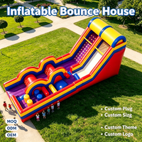Château gonflable parent-enfant avec toboggan, parcours d'obstacles amusants pour enfants en plein air