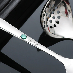 Cuchara Coladora de Sopa de Acero Inoxidable 304, Color Sólido, Herramienta de Cocina Duradera para Servir en Ollas Calientes y Uso Doméstico - Product Image 3