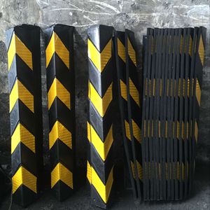 Protection d'angle murale en caoutchouc de haute qualité pour la sécurité routière, pare-chocs anti-collision jaune et noir réfléchissant - Product Image 2