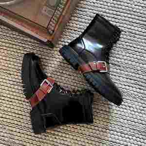 Bottes montantes unisexe à bout fendu style sabot, design de niche, rehaussantes pour couples, au style décontracté avant-gardiste britannique - Product Image 3