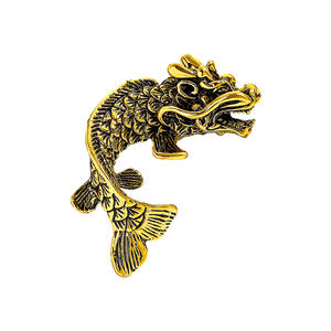 ドラゴンゲートを飛び越える古代金魚ブローチフォーチュンフィッシュ古代シルバーヴィンテージメタルピン衣類アクセサリーブローチ - Product Image 1