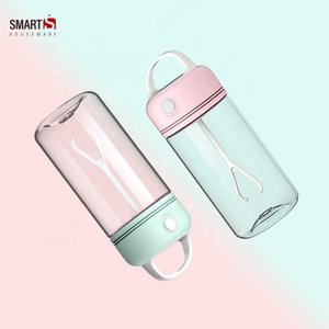 Shaker Elettrico Personalizzabile da 380ml per Proteine in Materiale Tritan con Tappo Miscelatore Automatico per Uso Personale - Product Image 6