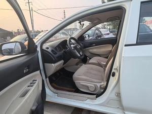 Geely Briton, Exterior Blanco, Interior de Color Claro, Versión a Gasolina - Product Image 5