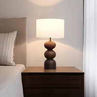 Lampe de chevet moderne nordique avec base en bois et abat-jour en tissu pour chambre à coucher, salon, hôtel, villa de luxe, décoration de table de chevet