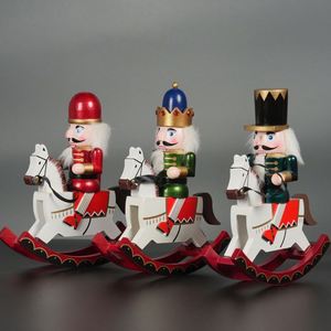 Vente en gros Fournisseur : Décoration à clipser en noyer de 30 cm, Artisanat en bois, Cheval à bascule, Cheval de guerre en bois, Soldat poupée en noyer - Product Image 1