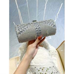 حقائب يد نسائية مرصعة بالكريستال للزفاف والحفلات الرسمية - Product Image 1