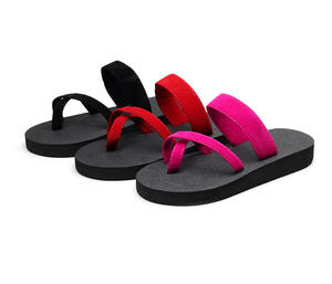 Verano nueva moda gran oferta sandalias <span class=keywords><strong>de</strong></span> mujer varios colores cómodos al aire libre peso ligero forma plana característica antideslizante - Product Image 1