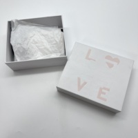 Boîte rigide rectangulaire avec couvercle supérieur et inférieur en matériau rigide de qualité alimentaire recyclable avec revêtement UV