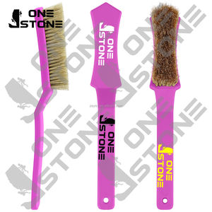 Brosse d'alpinisme d'escalade en plein air avec manche en plastique à utiliser avec des lunettes d'assurage-emballées dans un sac - Product Image 3