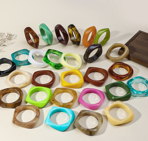 Pulsera de Resina Exagerada Unisex de Alta Gama, con Textura Marmoleada y Efecto Multicolor Semitransparente, Marca HR, Poco Visto en el Mercado - Product Image 2