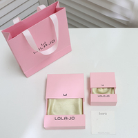 Boîtes à bijoux de luxe en carton satiné faites à la main pour le stockage des cadeaux Bracelets Emballage de qualité supérieure Présentation élégante