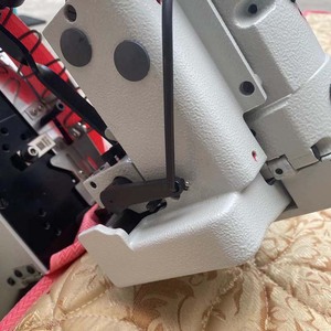Machine à coudre à point plat OREN RN9B-1A 300U à grande vitesse multifonctionnelle pour la fabrication <span class=keywords><strong>de</strong></span> matelas et l'enroulement <span class=keywords><strong>de</strong></span> cadres <span class=keywords><strong>de</strong></span> <span class=keywords><strong>lit</strong></span> - Product Image 5