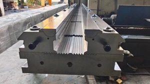 最も人気のあるWANDEPRESSカスタム油圧CNCプレスブレーキツーリング金型曲げ機パンチとダイ - Product Image 5