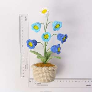 Planta Artificial de Lirio de los Valles de 7 Cabezas Tejida a Crochet, Hecha a Mano, en Maceta, para Decoración de Escritorio en Navidad, Halloween y Pascua - Product Image 6