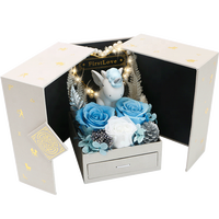 Boîte cadeau romantique personnalisée licorne, cadeau pragmatique, roses rouges éternelles conservées sous cloche en verre - Saint-Valentin, Noël, écologique