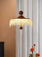 Lustre minimaliste pour escalier de villa duplex avec plafond haut, lampe suspendue en noyer pour escalier de grenier.