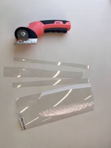 Petits ciseaux électriques pratiques pour couper film de sécurité 14/12mil, carton, papier, <span class=keywords><strong>cuir</strong></span>, tapis, avec lames <span class=keywords><strong>en</strong></span> acier de haute qualité chromées - Product Image 1