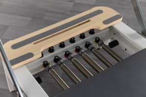 Machine de Pilates Reformer Durable en Aluminium <span class=keywords><strong>pour</strong></span> <span class=keywords><strong>Studio</strong></span>, Lit de Pilates Pliant en Aluminium - Product Image 5